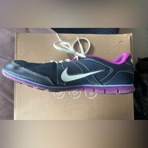 Nike Women's Oceania low-top sneaker